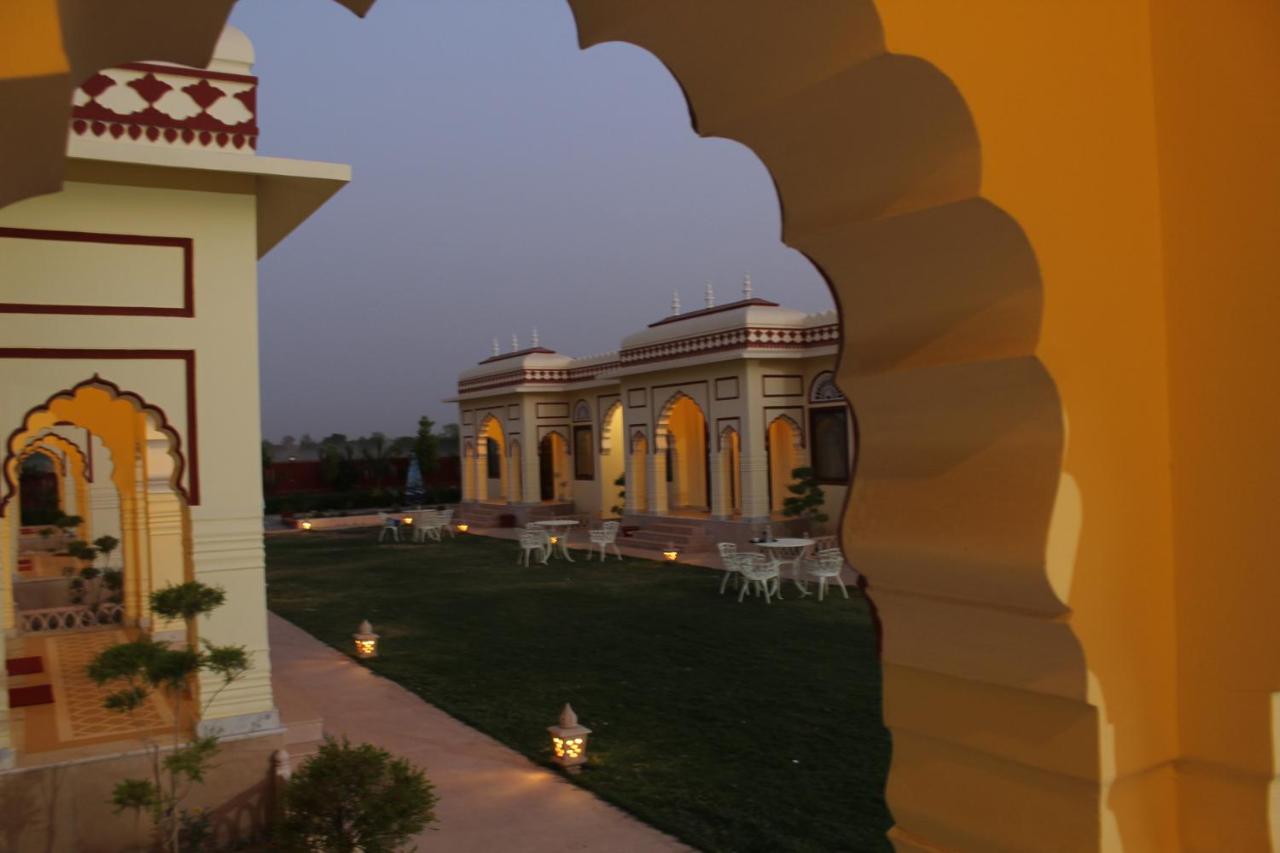 The Grand Barso Hotel Bharatpur Kültér fotó
