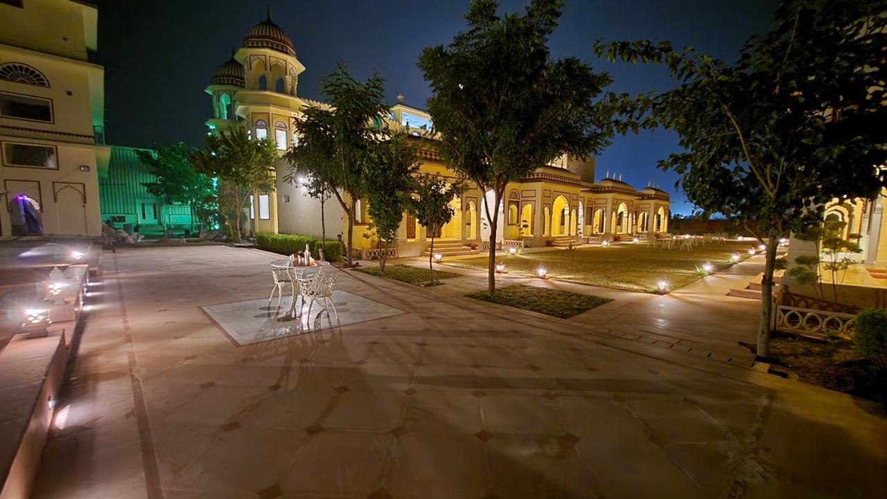 The Grand Barso Hotel Bharatpur Kültér fotó